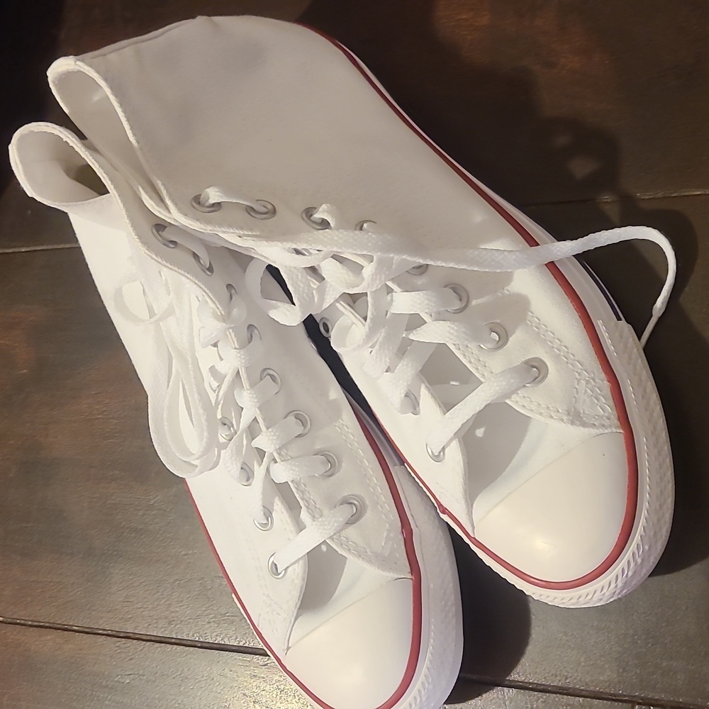 Mens Converse High Top sneaker Sz 8.5 wide White